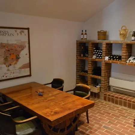 布勒德布罗登加姆勒克罗酒店 * Bredebro